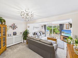 Sitting Room- click for photo gallery